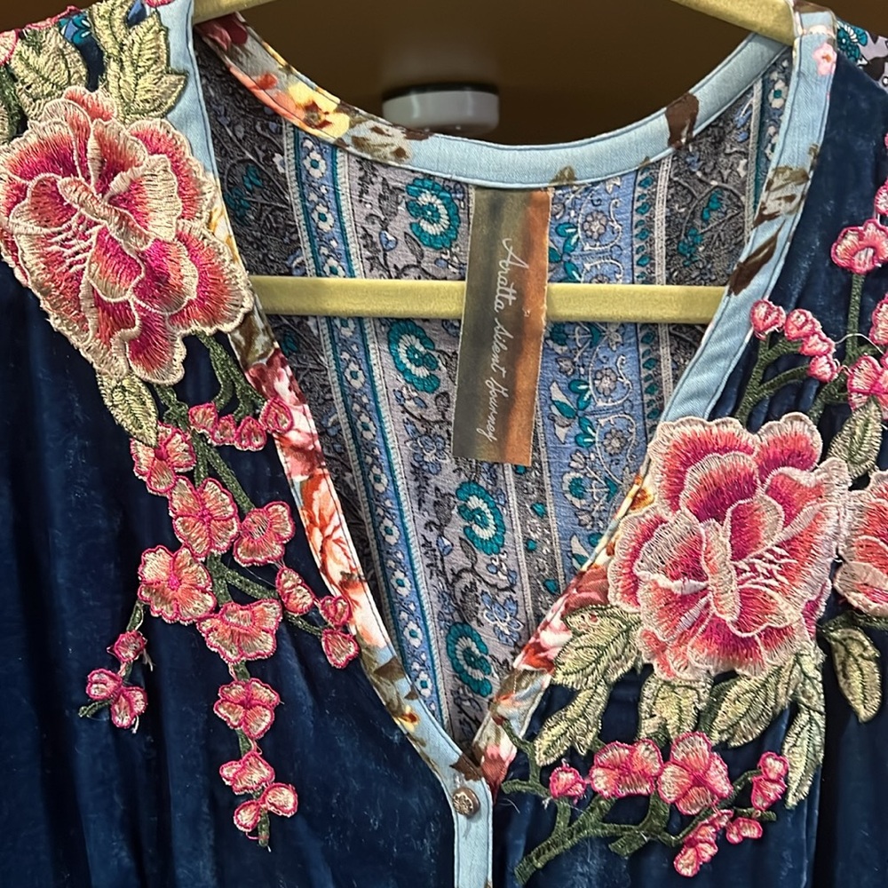 Aratta blue velvet embroidered hi-lo dress. 19” pit to pit - Picture 2 of 5